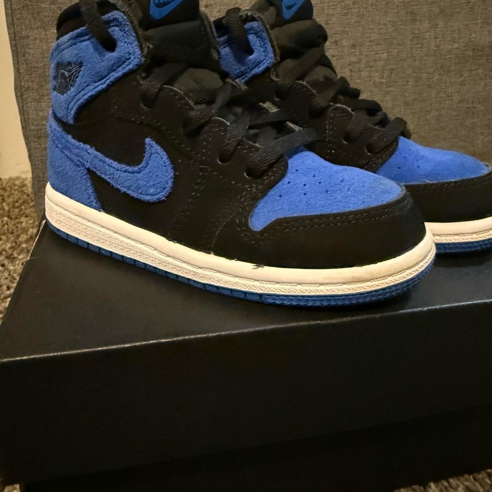 NIKE Jordan Retro 1s | Toddler Size 8